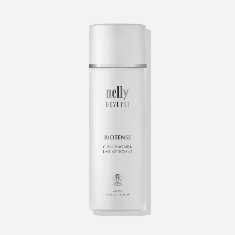 Hydrating Cleansing Milk for dry and sensitive skin, designed to gently remove impurities and makeup.