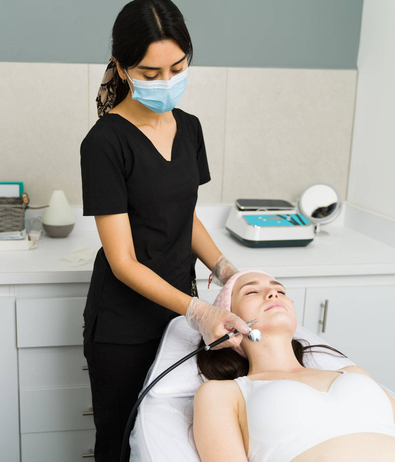 MEDICAL ESTHETICIAN COURSE